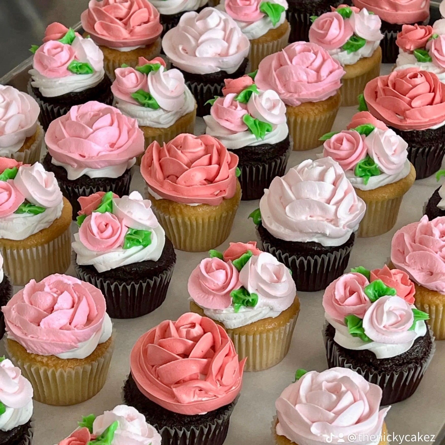 12-Choco/Van Flower Cupcakes GF/DF/V